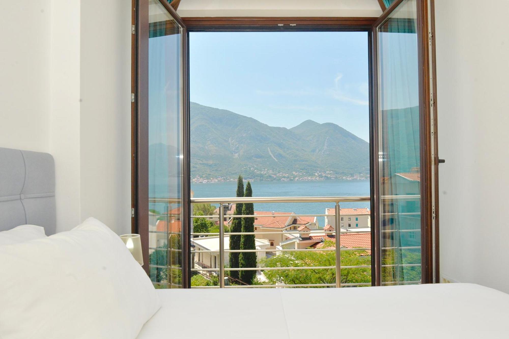 Pearl Shell Apartments Kotor Eksteriør billede