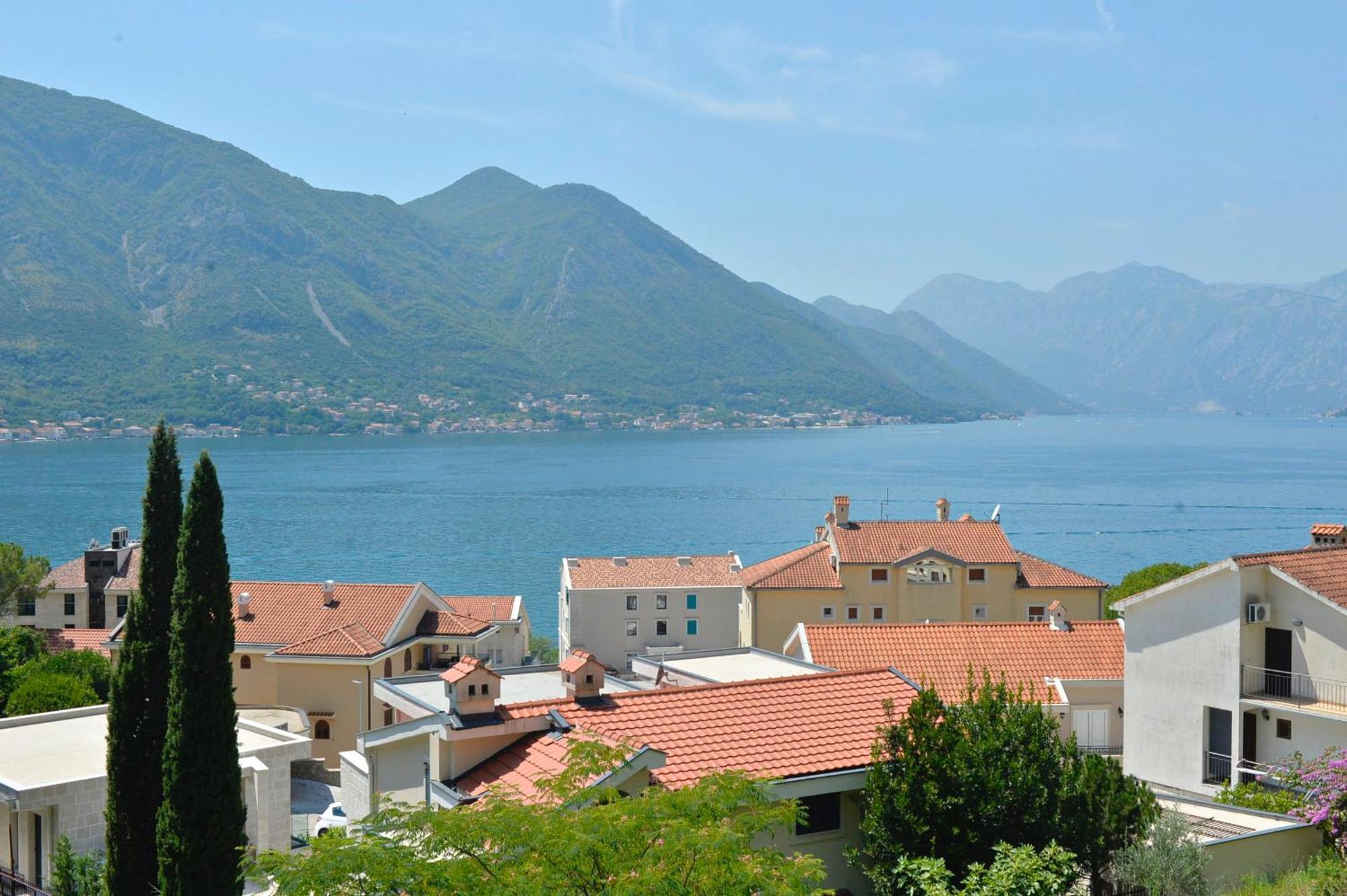 Pearl Shell Apartments Kotor Eksteriør billede